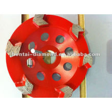 Arrow segmented diamond polishing tools for epoxy grinding